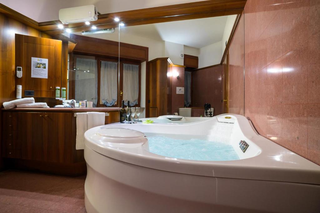 Hot tub, B&B Amalfi Coast Salerno in Salerno