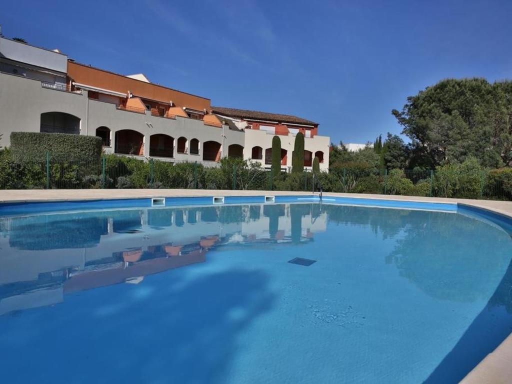 Appartement 3 pièces avec climatisation dans résidence avec piscines et tennis - FR-1-100-364 - 2