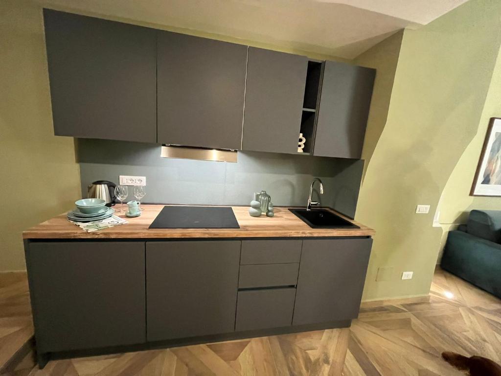 Suite 57 - 5