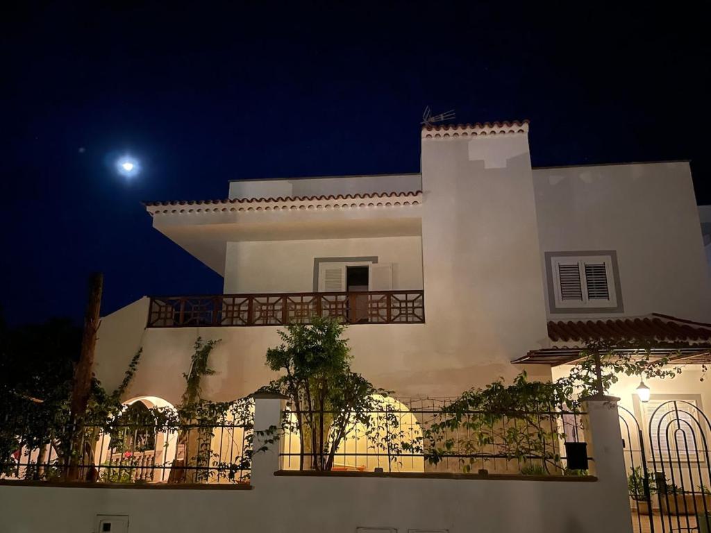Tropical Sunset House - 3