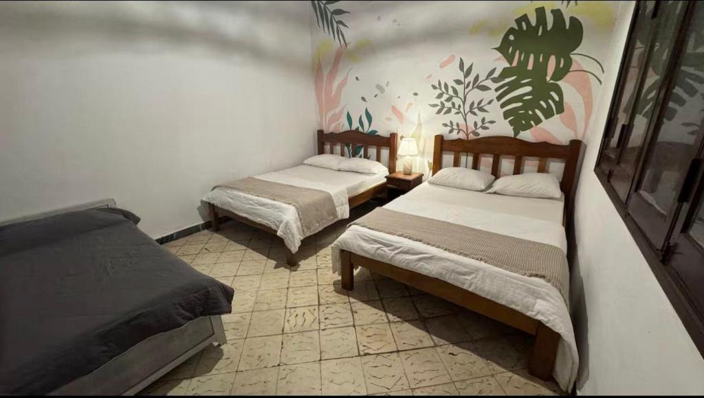 Habitación en casa rústica con aire acondicionado y wifi en el centro de Asunción - 2