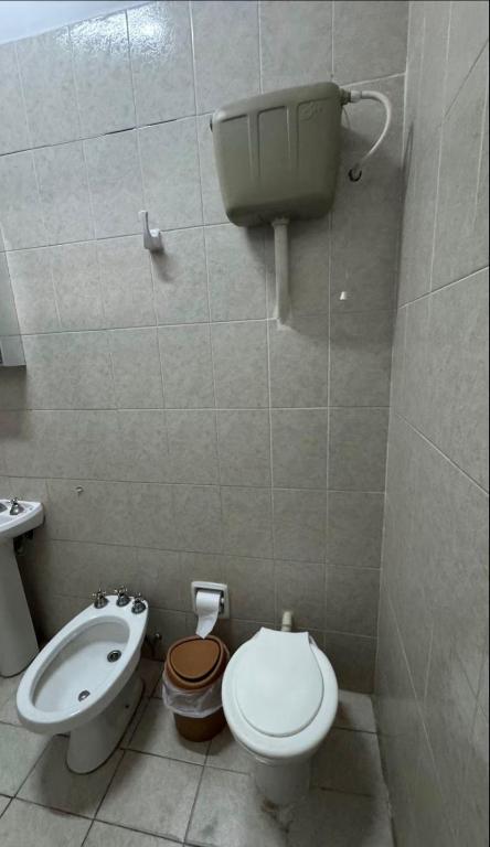 Habitación en casa rústica con aire acondicionado y wifi en el centro de Asunción - 5