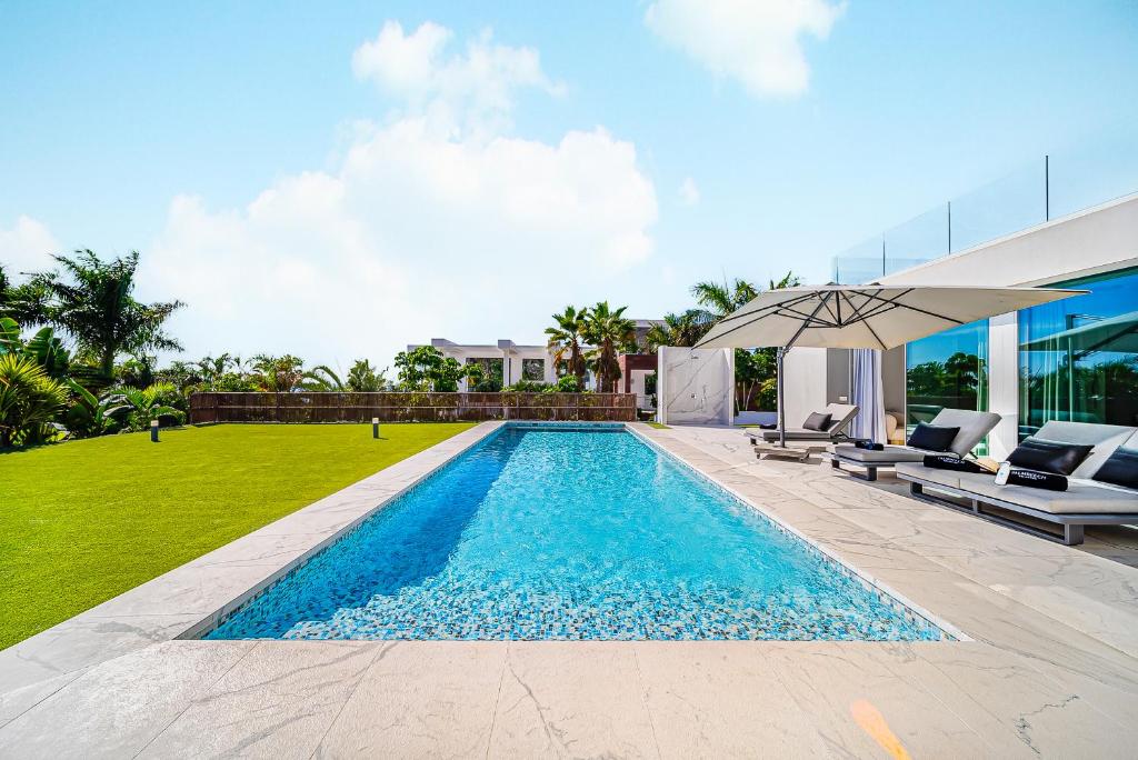 Luxury Villa with Heated Pool & Jacuzzi Near Costa Adeje Golf - 5