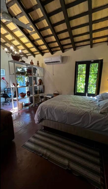 Habitación para 4 en el centro de Asunción con piscina e inmenso jardín - 4