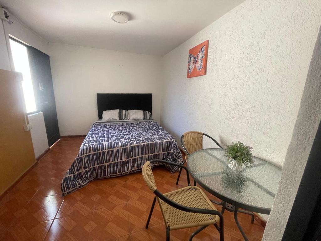 Habitación doble economica con Baño Privado - 2