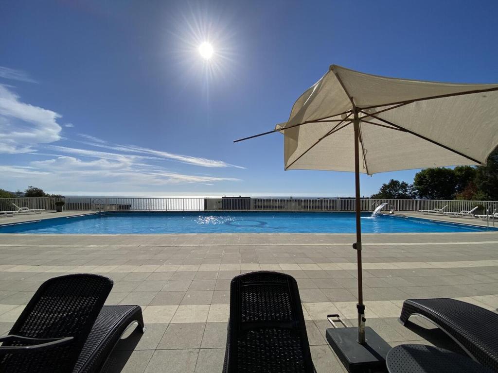 Departamento en Reñaca con vista al mar, piscinas y parrilla - 4