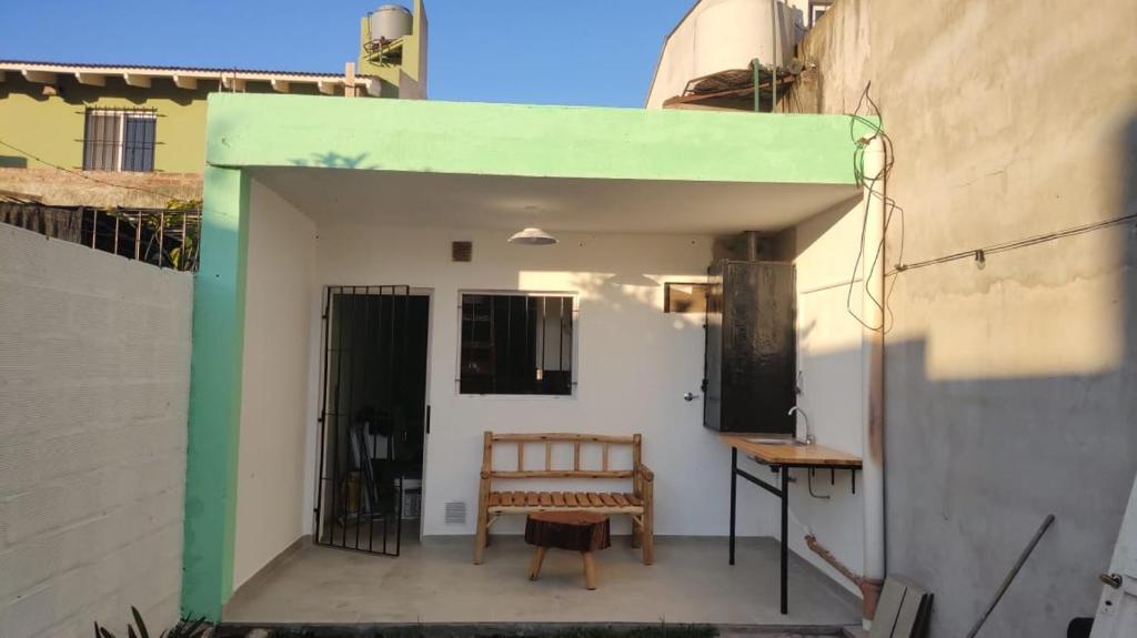 Hermoso departamento con ingreso de vehículo y patio - 4