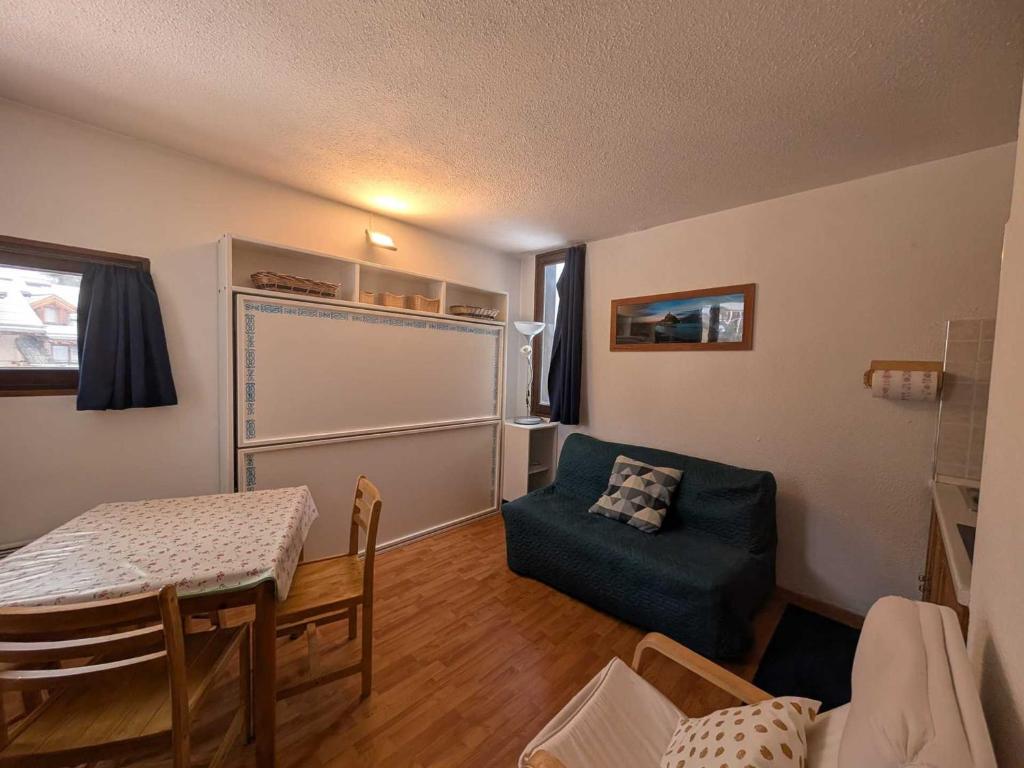 Studio 2 pers, proche pistes et commerce, parking - FR-1-445-234 - 3