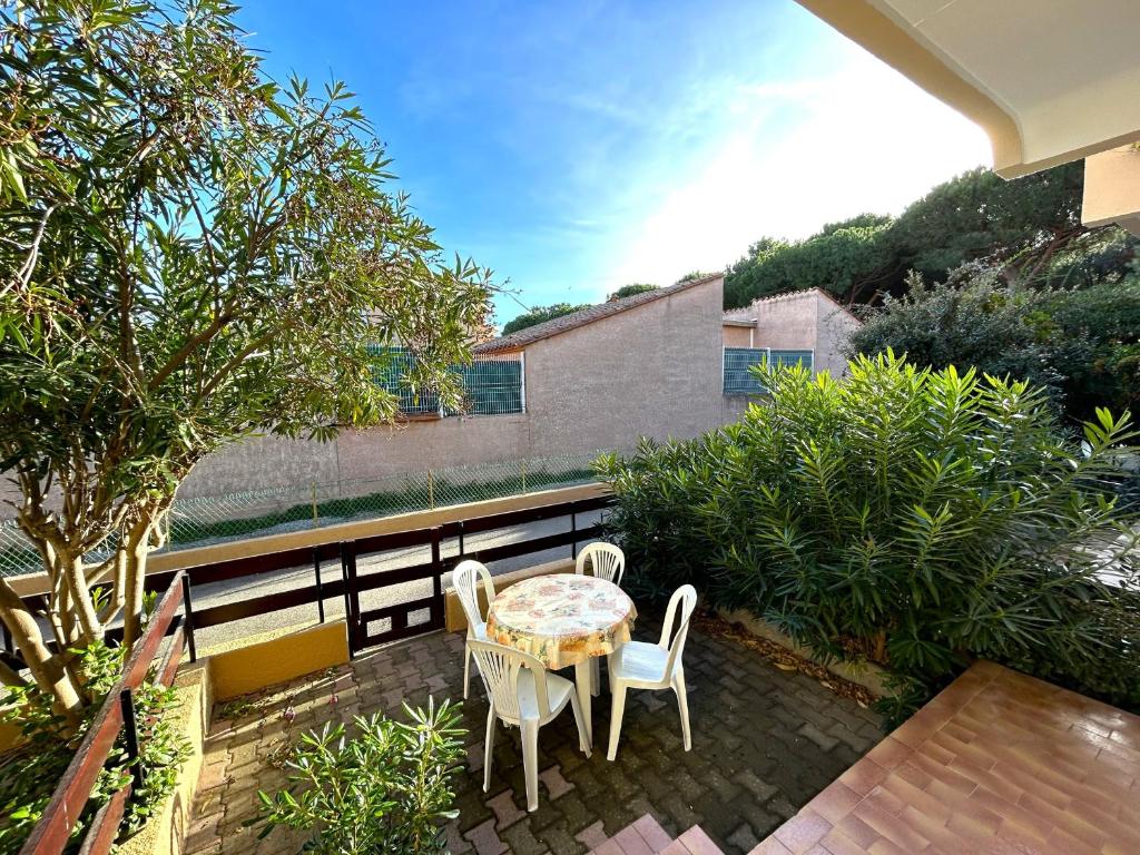 Rez-de-jardin confortable avec terrasse proche plage, parking privé - FR-1-837-62 - 1