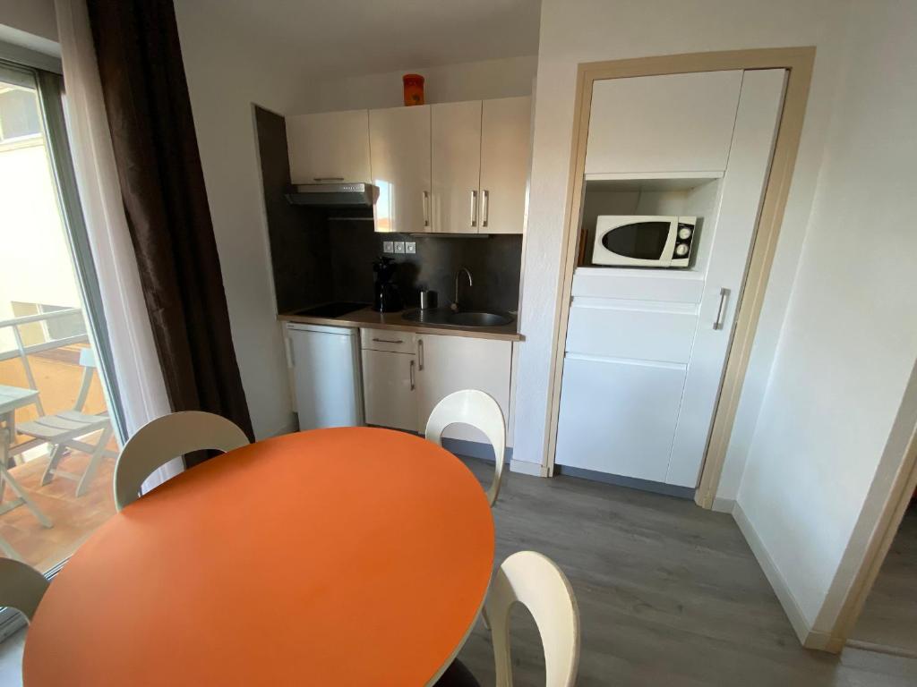 Appartement 2 pièces proche plage avec parking - FR-1-837-66 - 2