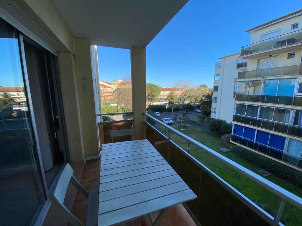 Appartement 2 pièces proche plage avec parking - FR-1-837-66 - 1