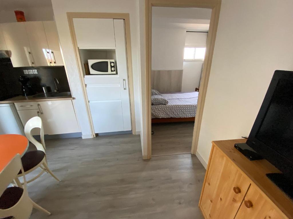 Appartement 2 pièces proche plage avec parking - FR-1-837-66 - 4