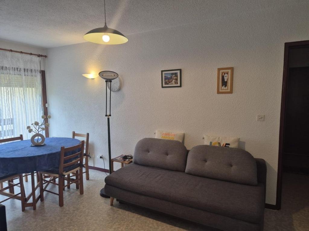Appartement T2 avec Balcon et Parking à Cauterets - FR-1-234-350 - 2