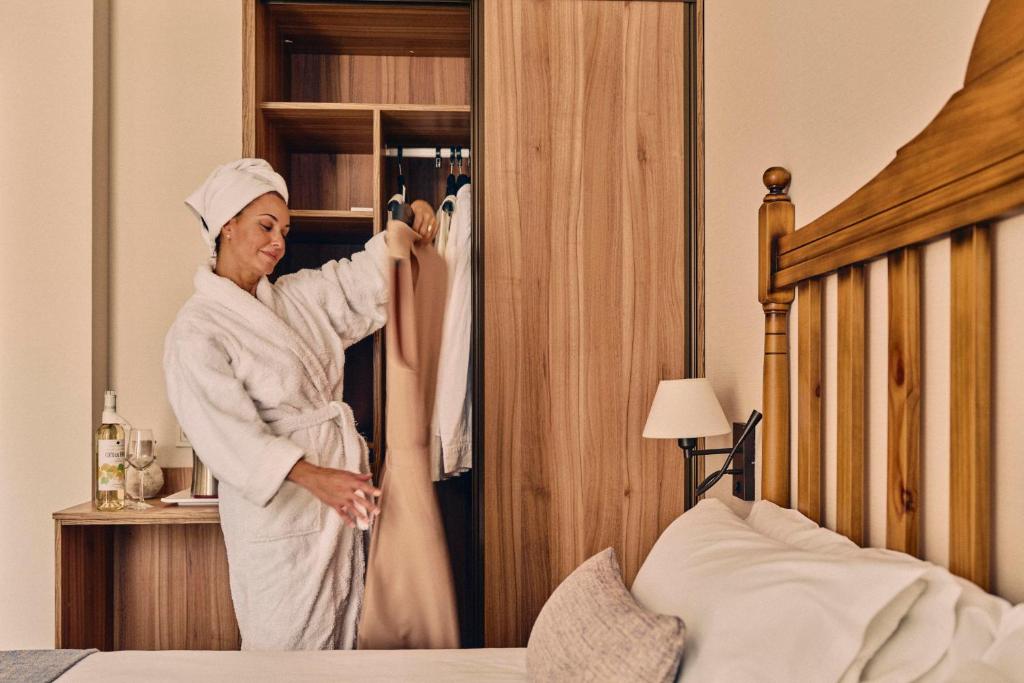 Beneste Villa Flamenca Hotel — Hotel rooms in Nerja, Andalusia