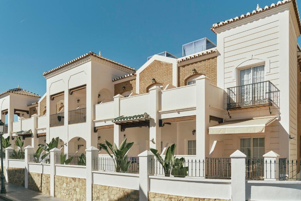 Beneste Villa Flamenca Hotel — Hotel building in Nerja, Andalusia