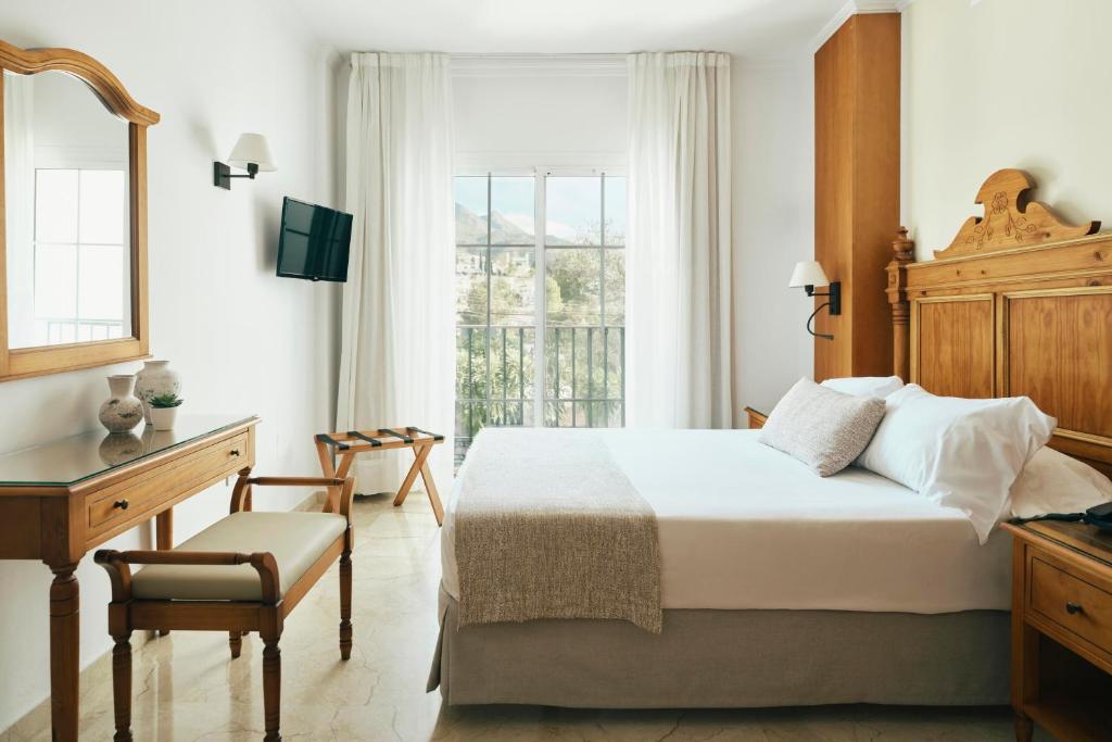 Beneste Villa Flamenca Hotel — Hotel rooms in Nerja, Andalusia