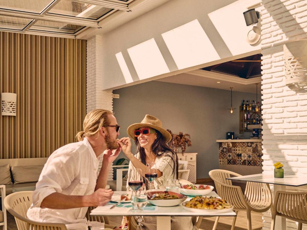 Beneste Villa Flamenca Hotel — Restaurant & bars in Nerja, Andalusia