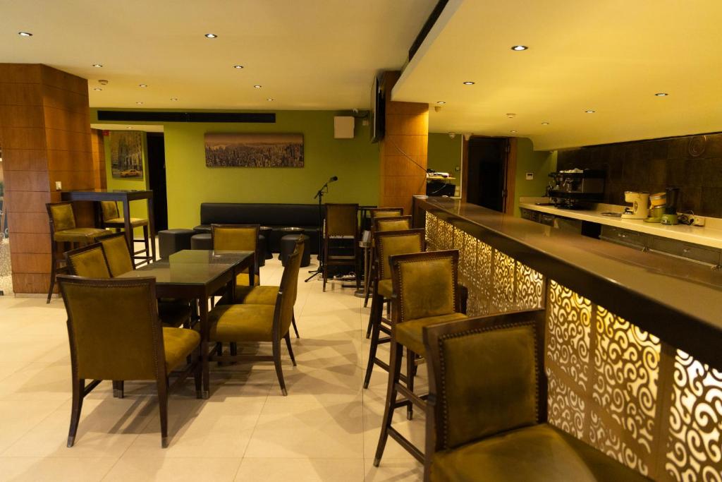 Pub/salon