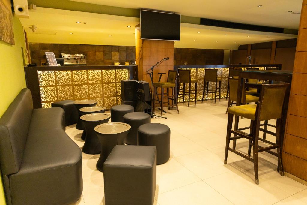 Pub/salon