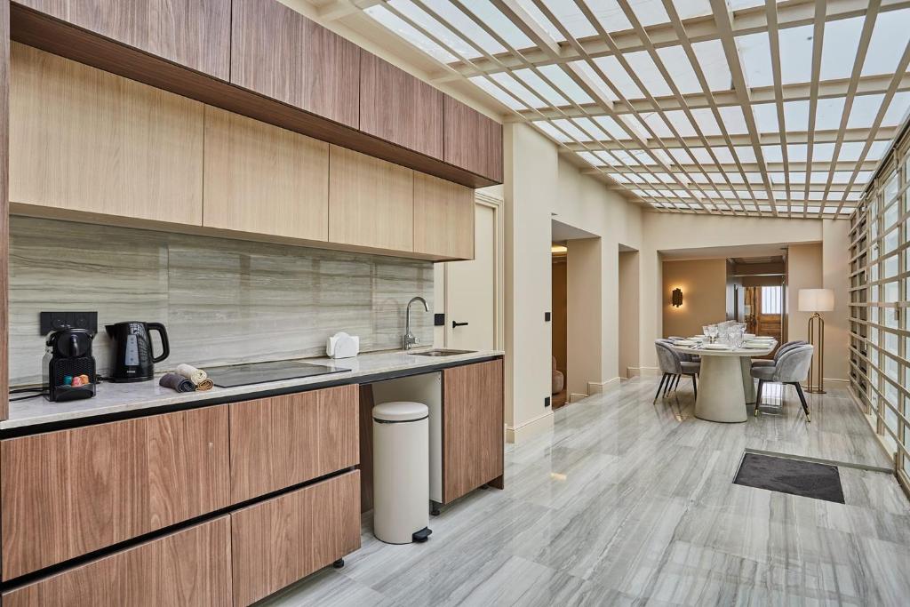 Incredible Le Marais apartment with Terrace - 3
