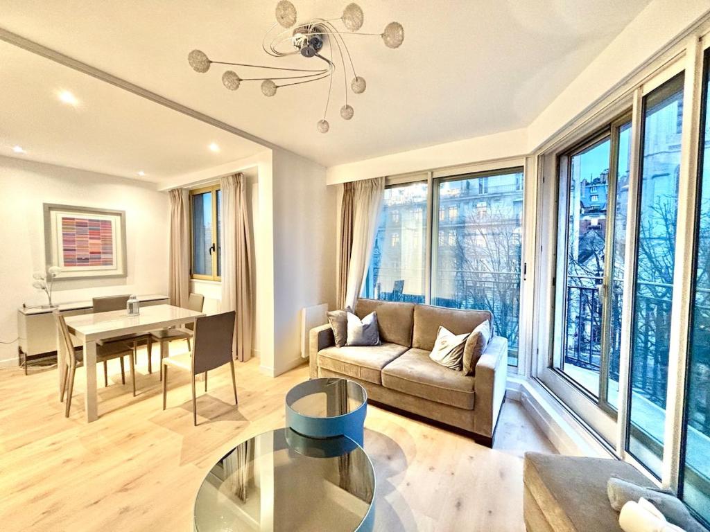 Luxury Paris Apt, Eiffel View, Golden Triangle - 4