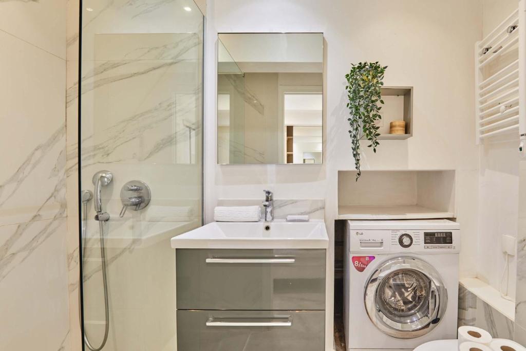 Apartment Le Marais Place des Vosges by Studio prestige - 3