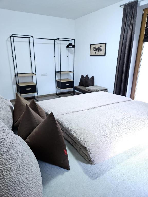 Apart Simple Living - 4
