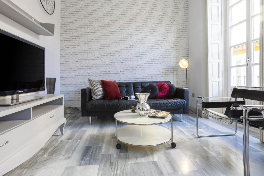 -MalagaSunApts-Merced Square 2-2 - 4