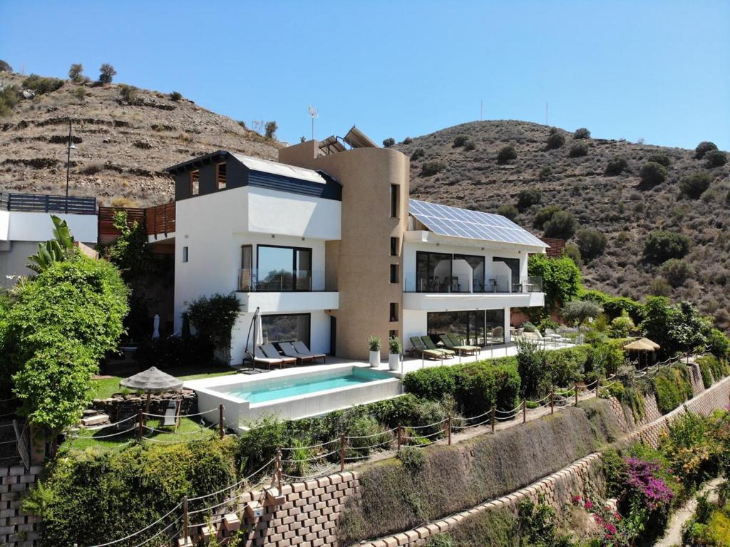 Stunning Villa with sea view and pool - 3