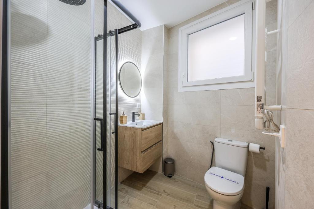 Modern Space for Your Madrid Stay - 4
