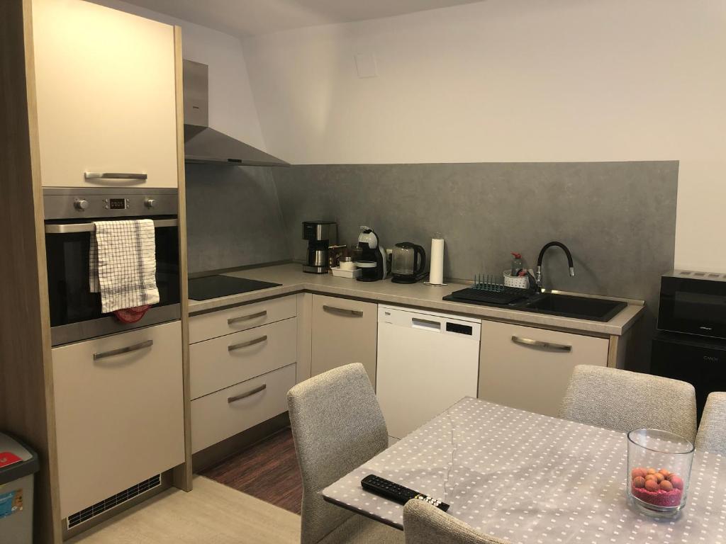 Top Apartment with 2 bedrooms - 1