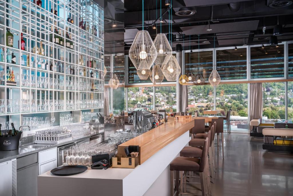 Bar/lounge