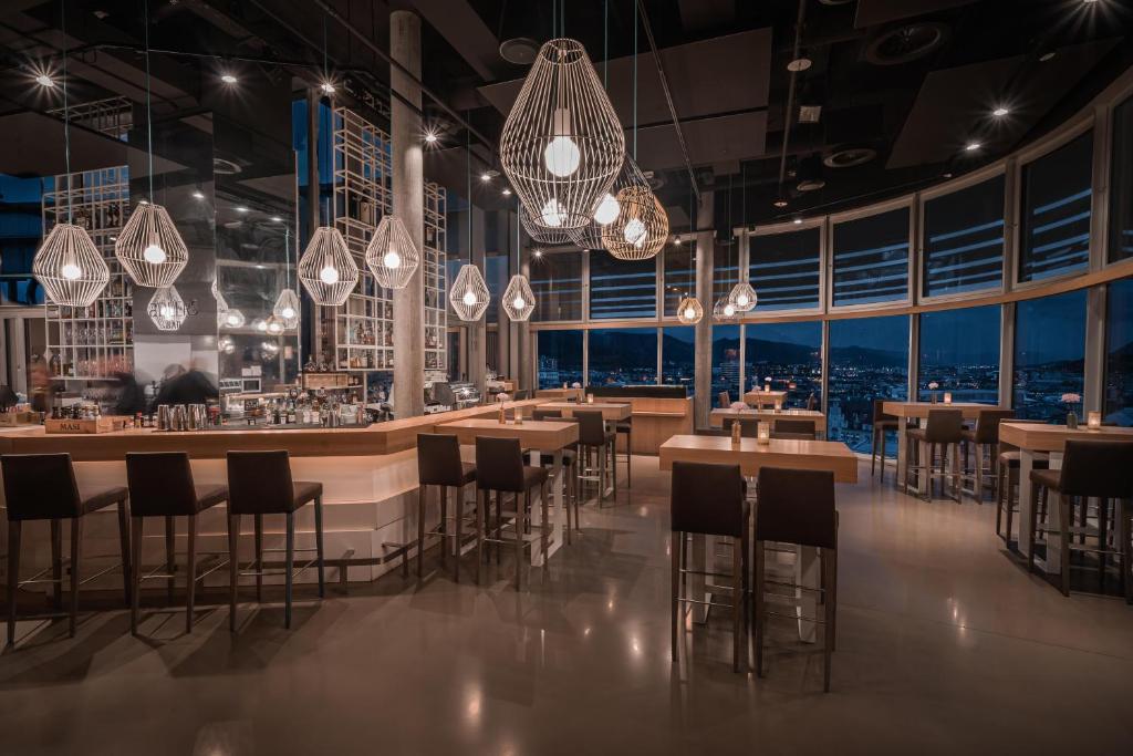 Bar/lounge