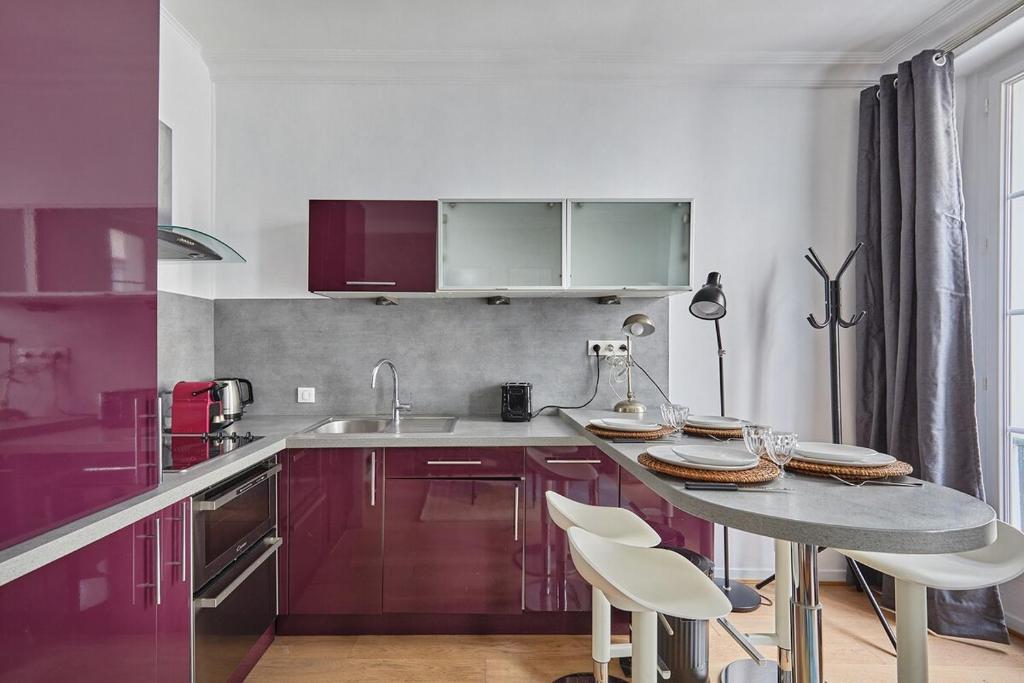 Apartment Center of Paris by Studio prestige - 3