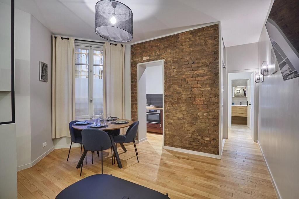 Apartment Center of Paris by Studio prestige - 4