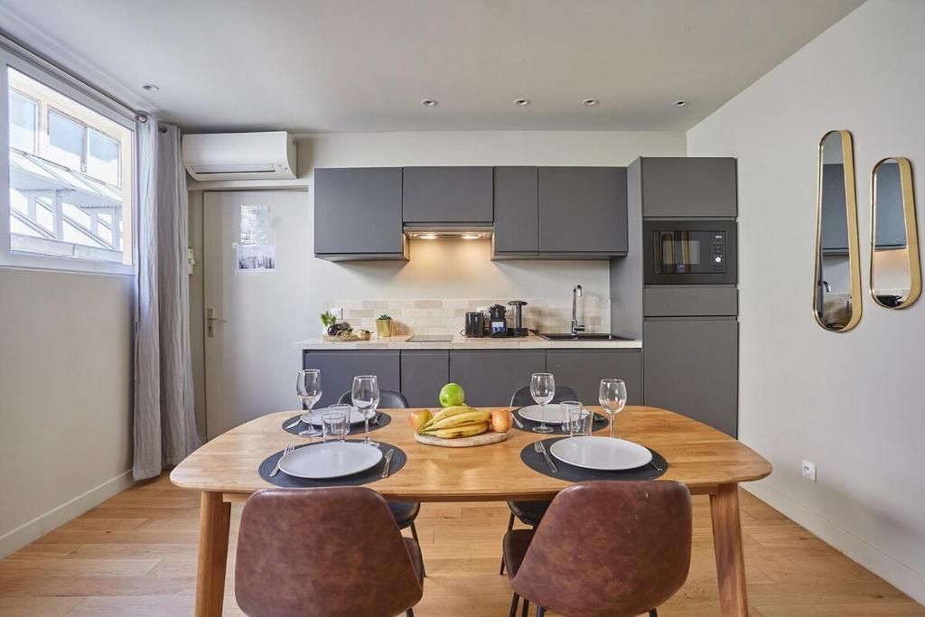 Apartment Center of Paris by Studio prestige - 2