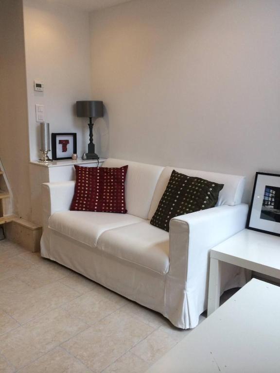 Lovely little duplex house - 2