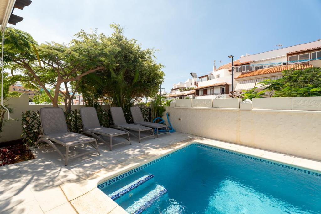 La Caleta Luxury Seaside Villa with 3 Bedrooms and Private Pool - 3