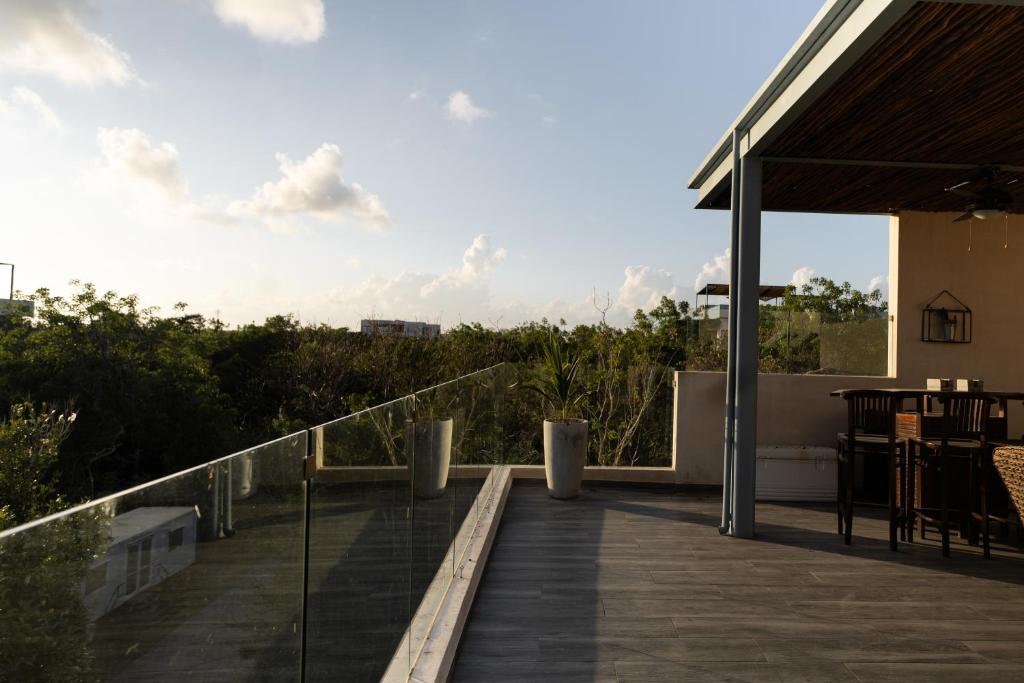 Magical 2 Penthouses & Apartment with 2 Private Pools and Jacuzzi - 3