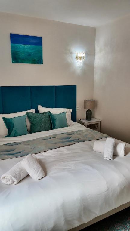 LB Vacation Rentals I Superieure Room 22m2 - Spacious I Casa d'Azur - 4