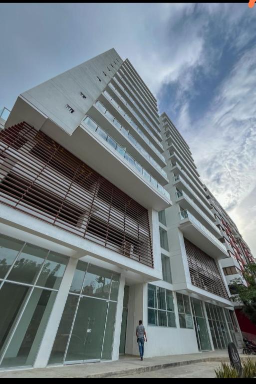 SKY Tower Apartamento 702 - 2