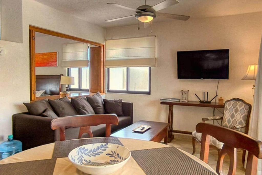 Penthouse 2BD+Room • 2 Terraces • Pools•Near Beach - 4
