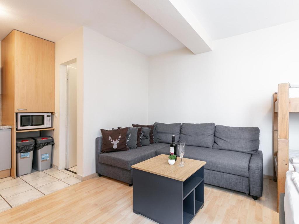 Town House 1 - 5