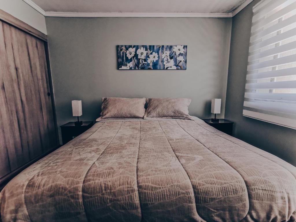 Hermoso Departamento Central en Concepción - hasta 4 camas - 2 Dormitorios - 1 Baño - 1 Estacionamiento - Mejor Evaluado en Chile 2023-2025 - Incluye Consola de Juegos Retro - Te ayudo con panoramas - 2