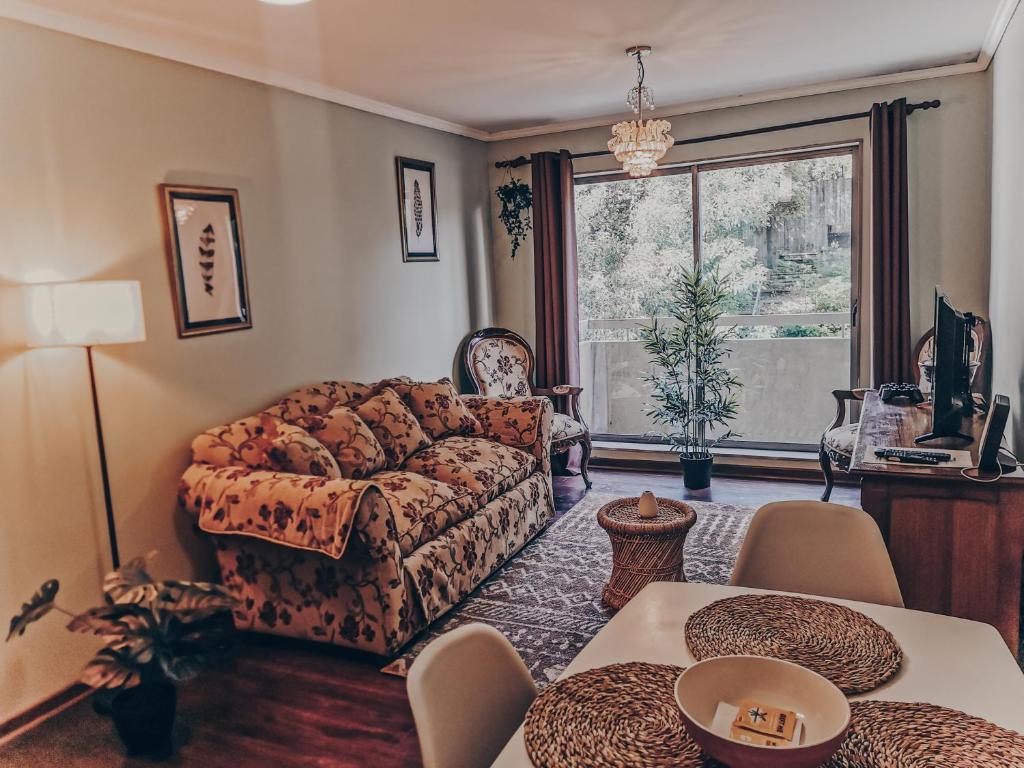 Hermoso Departamento Central en Concepción - hasta 4 camas - 2 Dormitorios - 1 Baño - 1 Estacionamiento - Mejor Evaluado en Chile 2023-2025 - Incluye Consola de Juegos Retro - Te ayudo con panoramas - 3