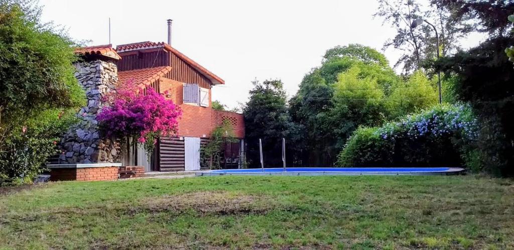 Casa con pileta y parrilla - 4