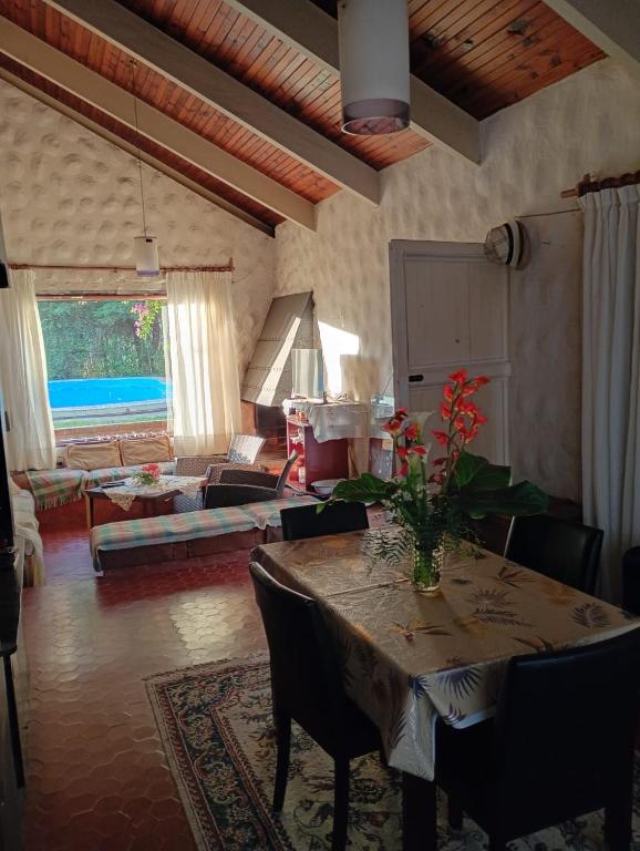 Casa con pileta y parrilla - 5