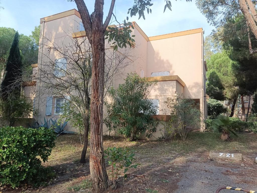 Appartement RDC proche plages avec parking - FR-1-776-145 - 2