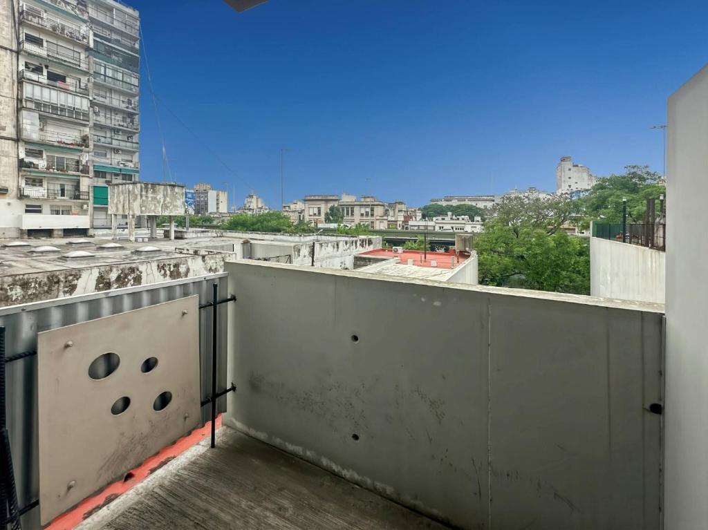 Comfortable Studio with Balcony and Excellent Location - 3