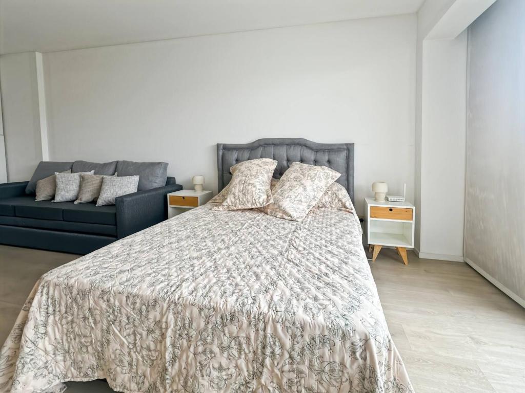 Comfortable Studio with Balcony and Excellent Location - 5
